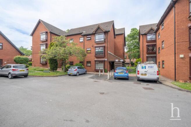 2 bed property, in Bidston Road, £150,000