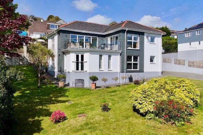 6 bed property, in Polsethow, £950,000