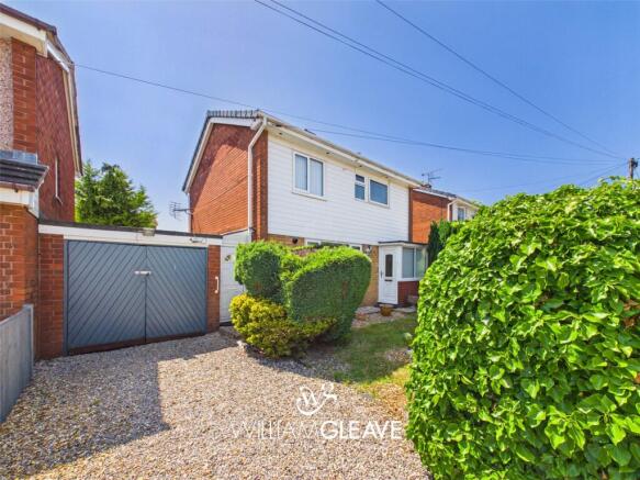 3 bed property, in Willow Crescent, £220,000