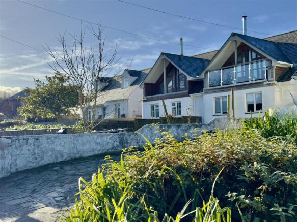 3 bed property, in Penwartha Road, £399,950