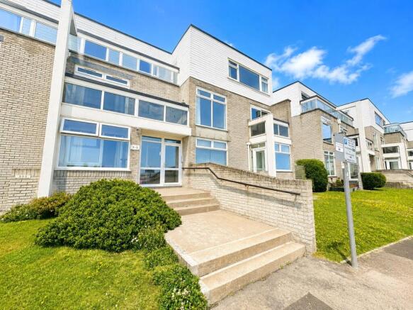 2 bed property, in South Esplanade, £225,000