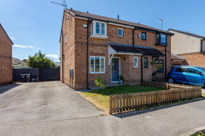 3 bed property, in Darrowby Drive, £165,000