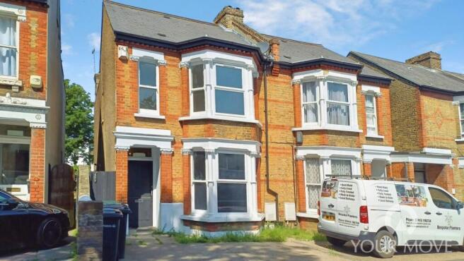 5 bed property, in Wrotham Road, £525,000