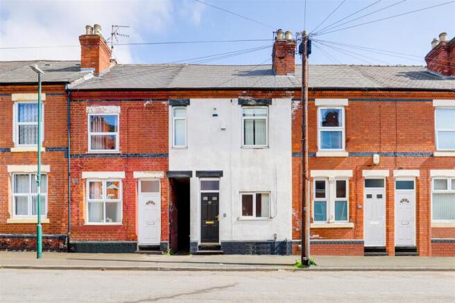 2 bed property, in Kentwood Road, £130,000