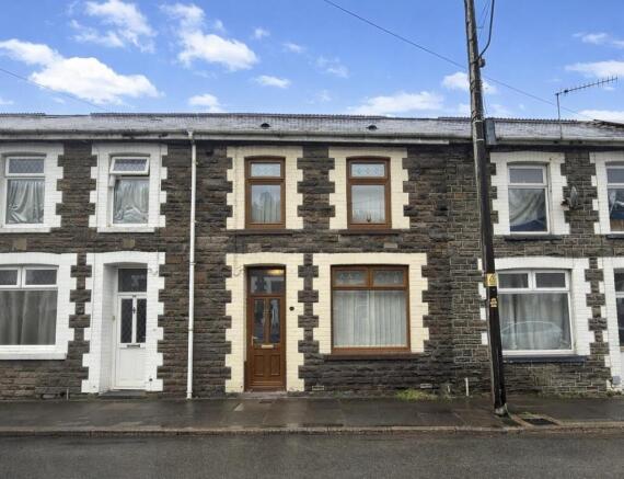3 bed property, in Bronallt Terrace, £99,950