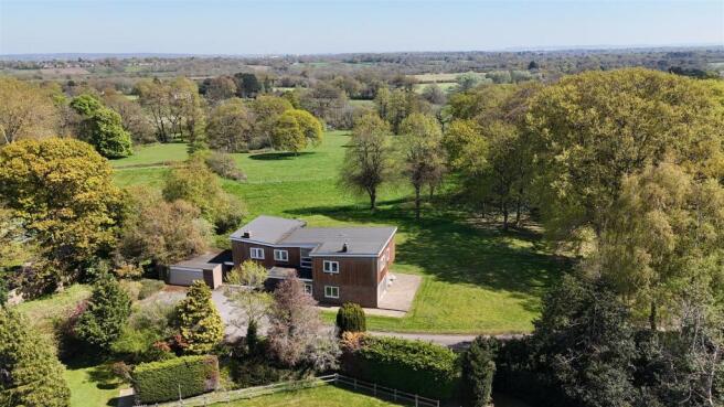 7 bed property, in Rocklands Lane, £1,050,000