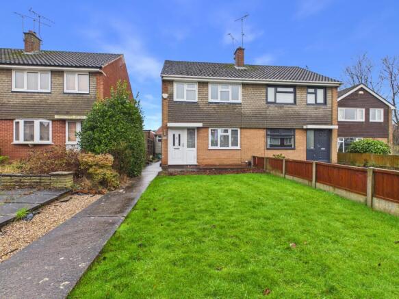 3 bed property, in Starcross Court, £250,000