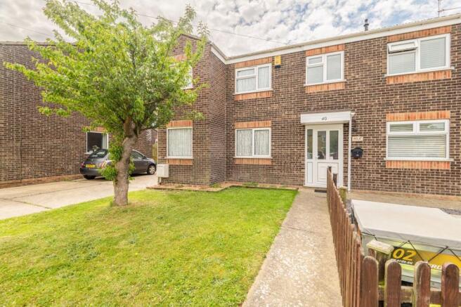 3 bed property, in Cowslip Crescent, £180,000