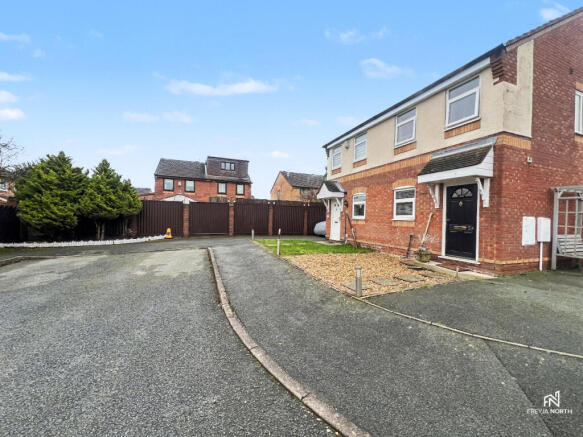 2 bed property, in Liverpool, £125,000