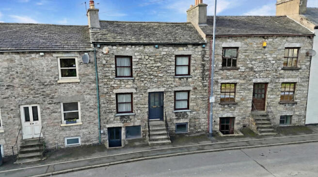 3 bed property, in Church Street, £240,000