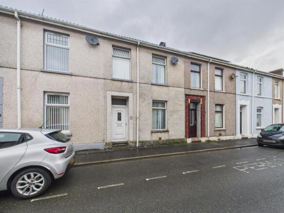 3 bed property, in Brynmor Road, £90,000