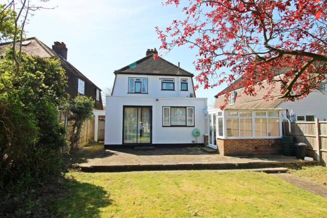 3 bed property, in Hayes Way, £800,000