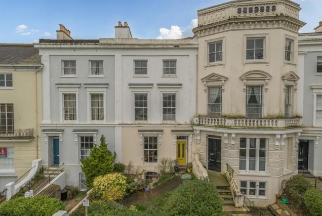 5 bed property, in The Strand, £425,000