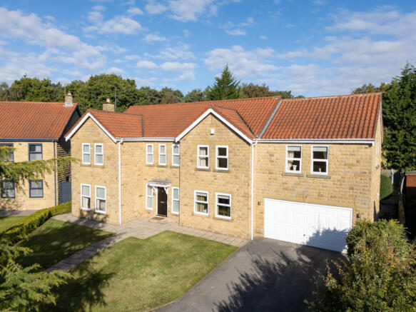 4 bed property, in Fern Way, £1,150,000