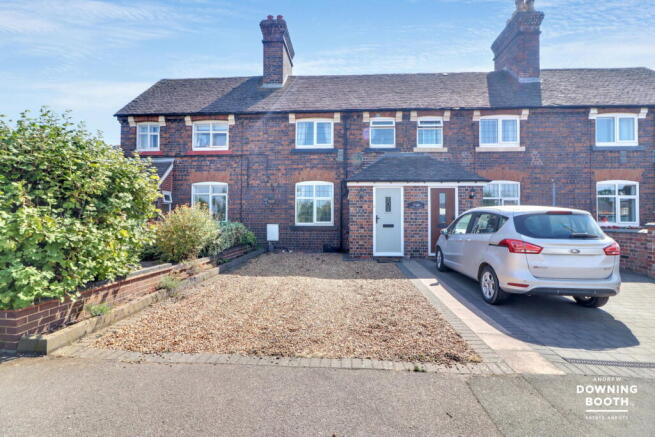 3 bed property, in Croxall Road, £250,000