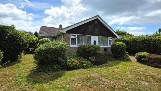 3 bed property, in Meadow Close, £435,000