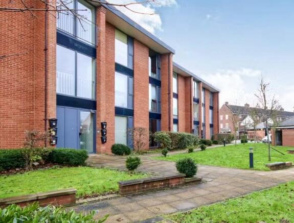 2 bed property, in Liana Gardens, £99,995