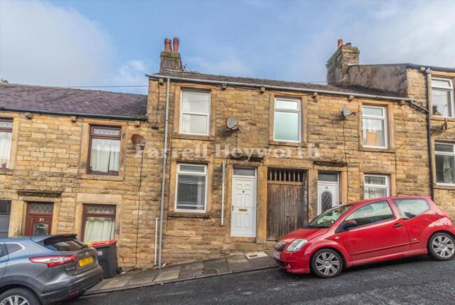 2 bed property, in Gerrard Street, £145,000