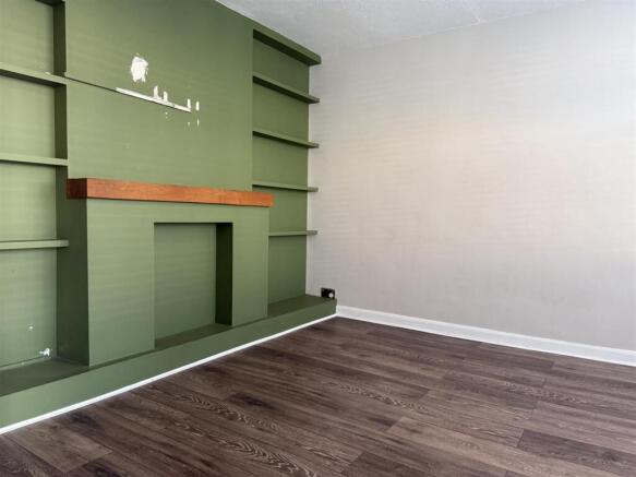 3 bed property, in Deans Way, £230,000