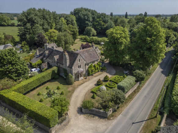6 bed property, in Bampton Road Black Bourton Bampton, £1,800,000