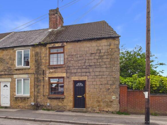 2 bed property, in Kirkby Road, £160,000
