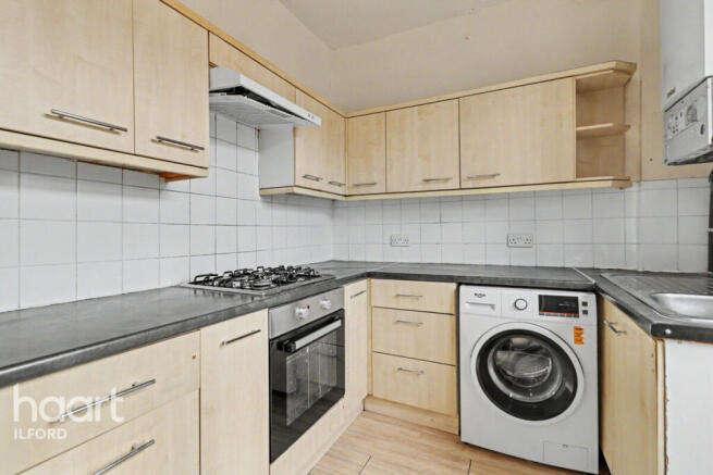3 bed property, in Holmwood Road, £475,000