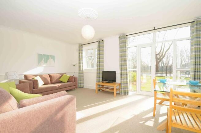 3 bed property, in Spencer Park, £400,000