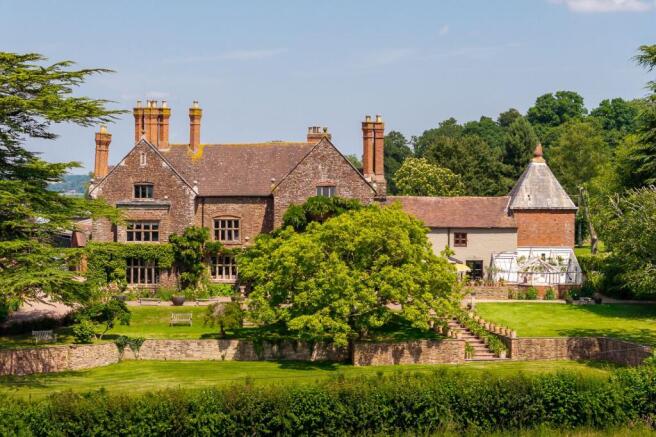 10 bed property, in Wellington Heath, £1,950,000