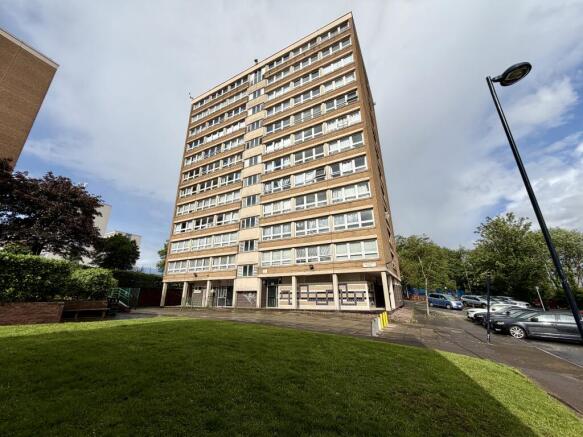 2 bed property, in Wellington Street, £46,000