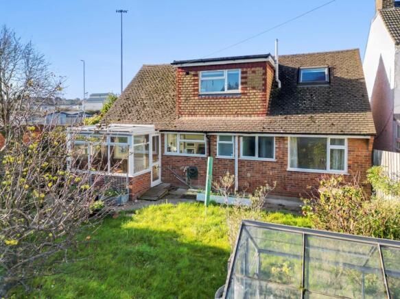 4 bed property, in Railway Road, £335,000