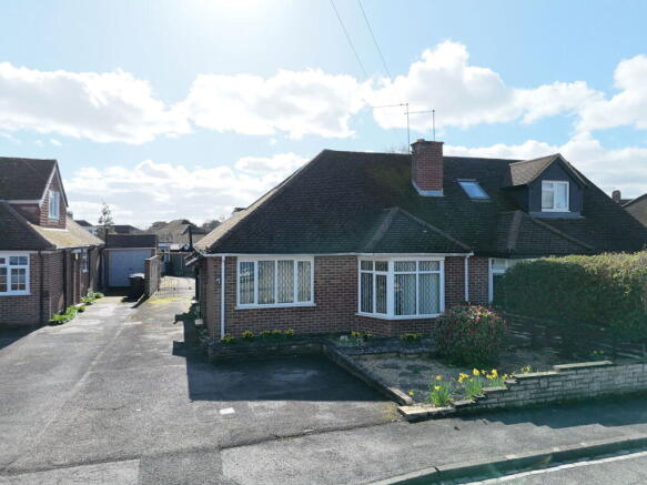 3 bed property, in Truro Close, £465,000
