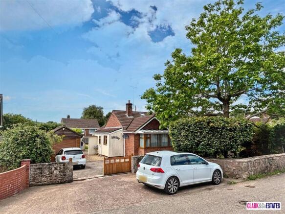 2 bed property, in Glebe Corner, £495,000