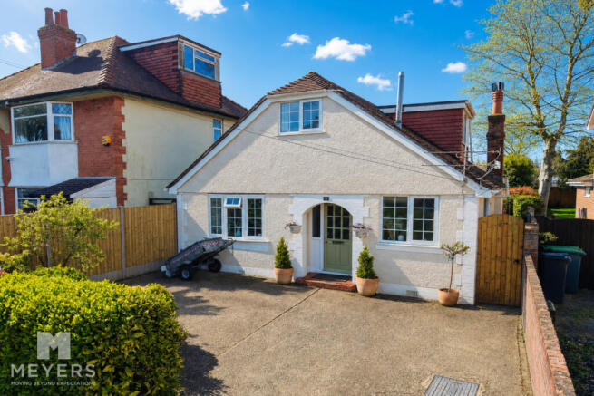 3 bed property, in Lodge Road, £538,000