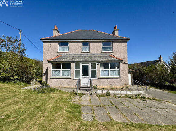4 bed property, in Lon St. Ffraid, £380,000