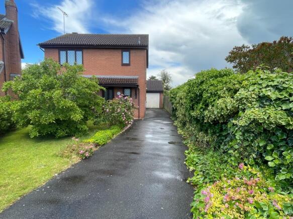 3 bed property, in Ivy Grove, £265,000