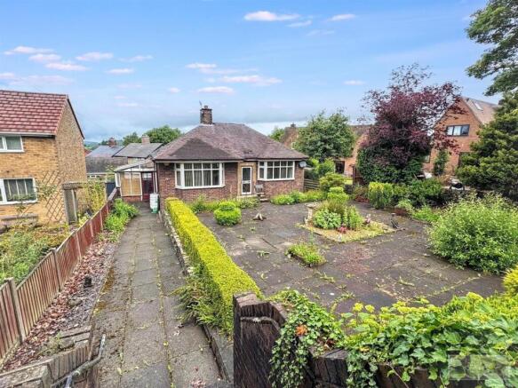 2 bed property, in Buxton Road, £275,000