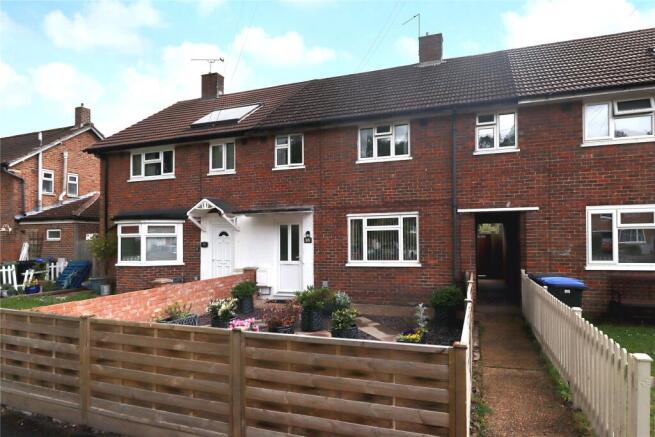 3 bed property, in Woking, £475,000