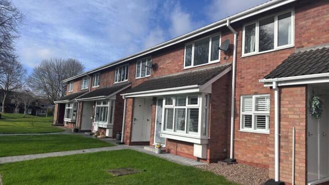 2 bed property, in Lyneham Gardens, £170,000