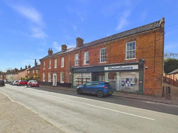 2 bed property, in High Street, £170,000