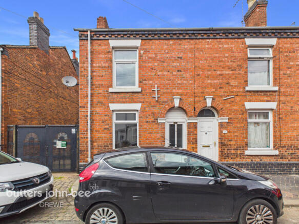 2 bed property, in Myrtle Street, £125,000