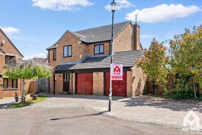 4 bed property, in Watershoot Close, £650,000