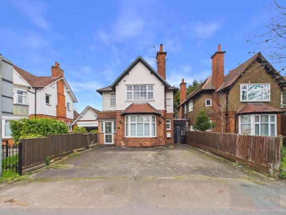 4 bed property, in Uppingham Road, £475,000