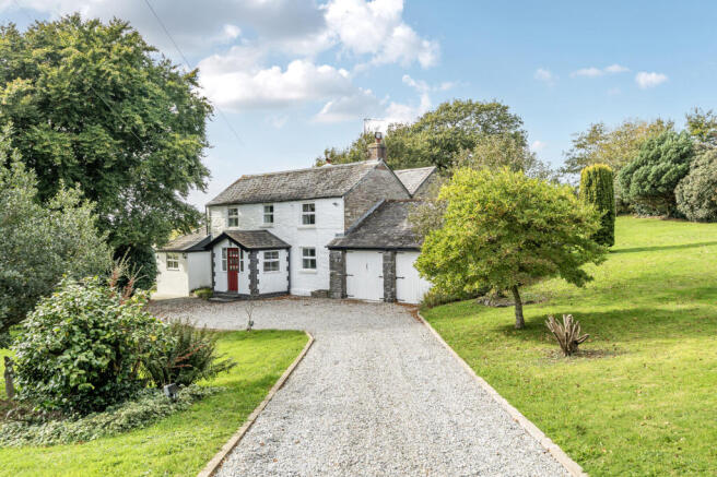 4 bed property, in Menheniot, £695,000