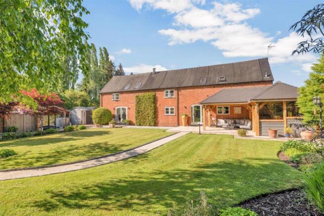 3 bed property, in The Coach House, £800,000