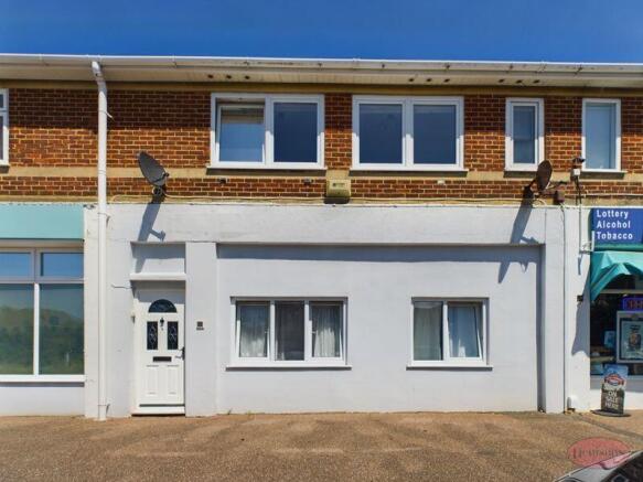 2 bed property, in Broadway, £235,000