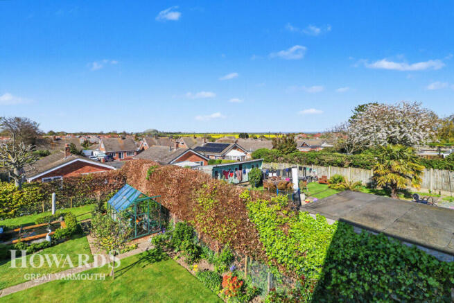 3 bed property, in Drift Road, £315,000