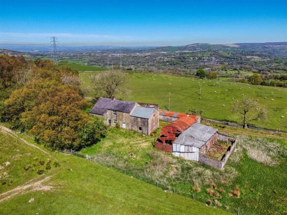 3 bed property, in Higher Chisworth, £950,000