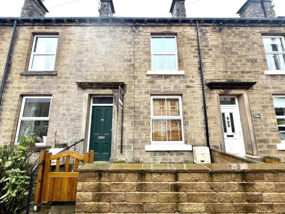 3 bed property, in Wakefield Road, £250,000