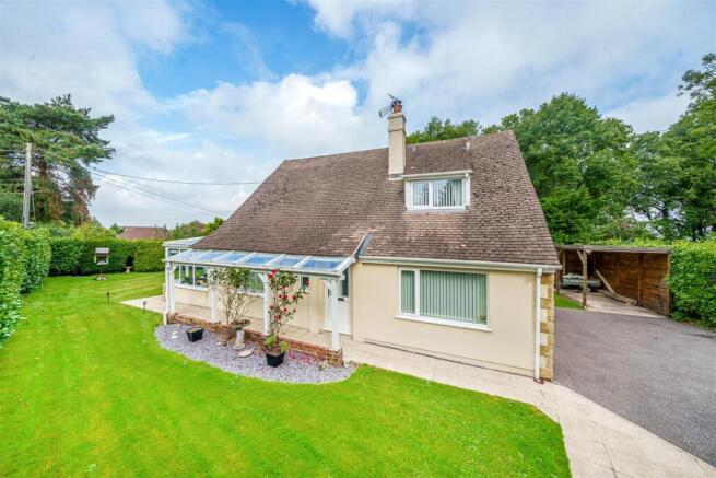 4 bed property, in Green Lane, £599,999