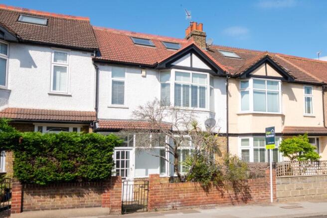 4 bed property, in Manor Road, £1,325,000